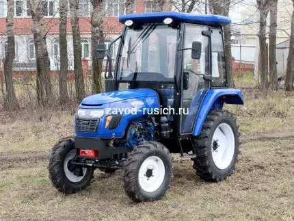 Трактор Четрпиллер XT-404 с кабиной